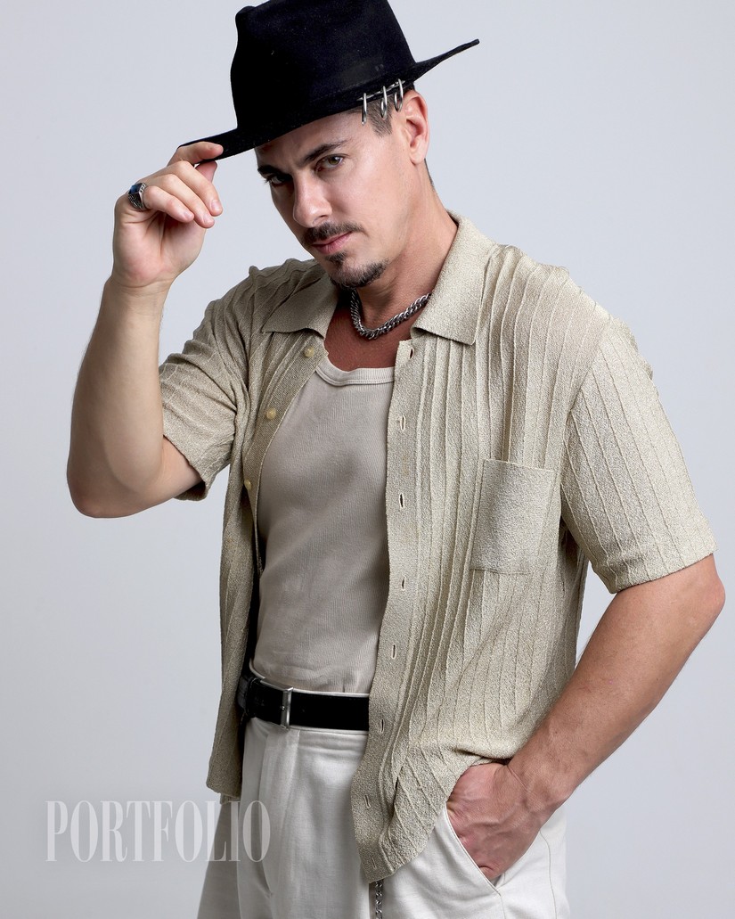 Revista Portfolio Sacha Bali 04” class=